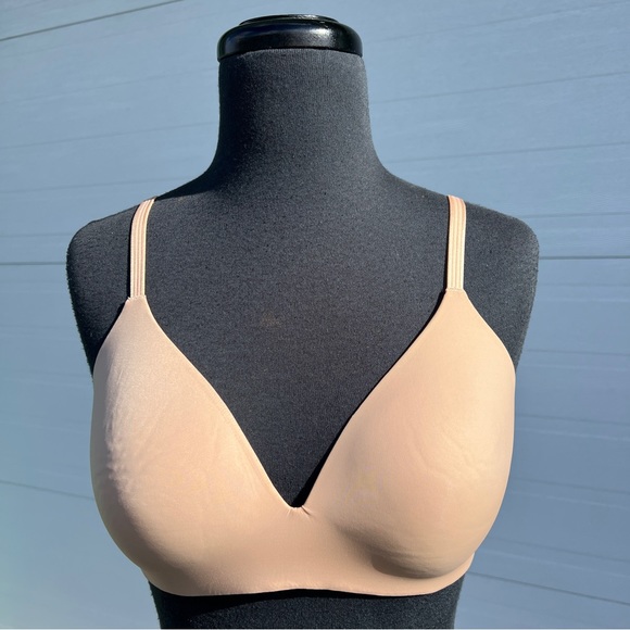 Le Mystere Second Skin Wireless Bra in Nude, 32D - Picture 13 of 16